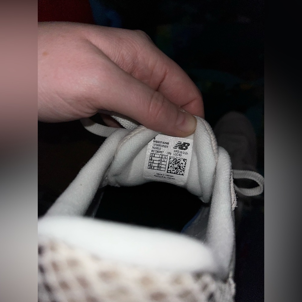 New Balance Women's Cream and Light Gray Sneakers - Picture 6 of 8